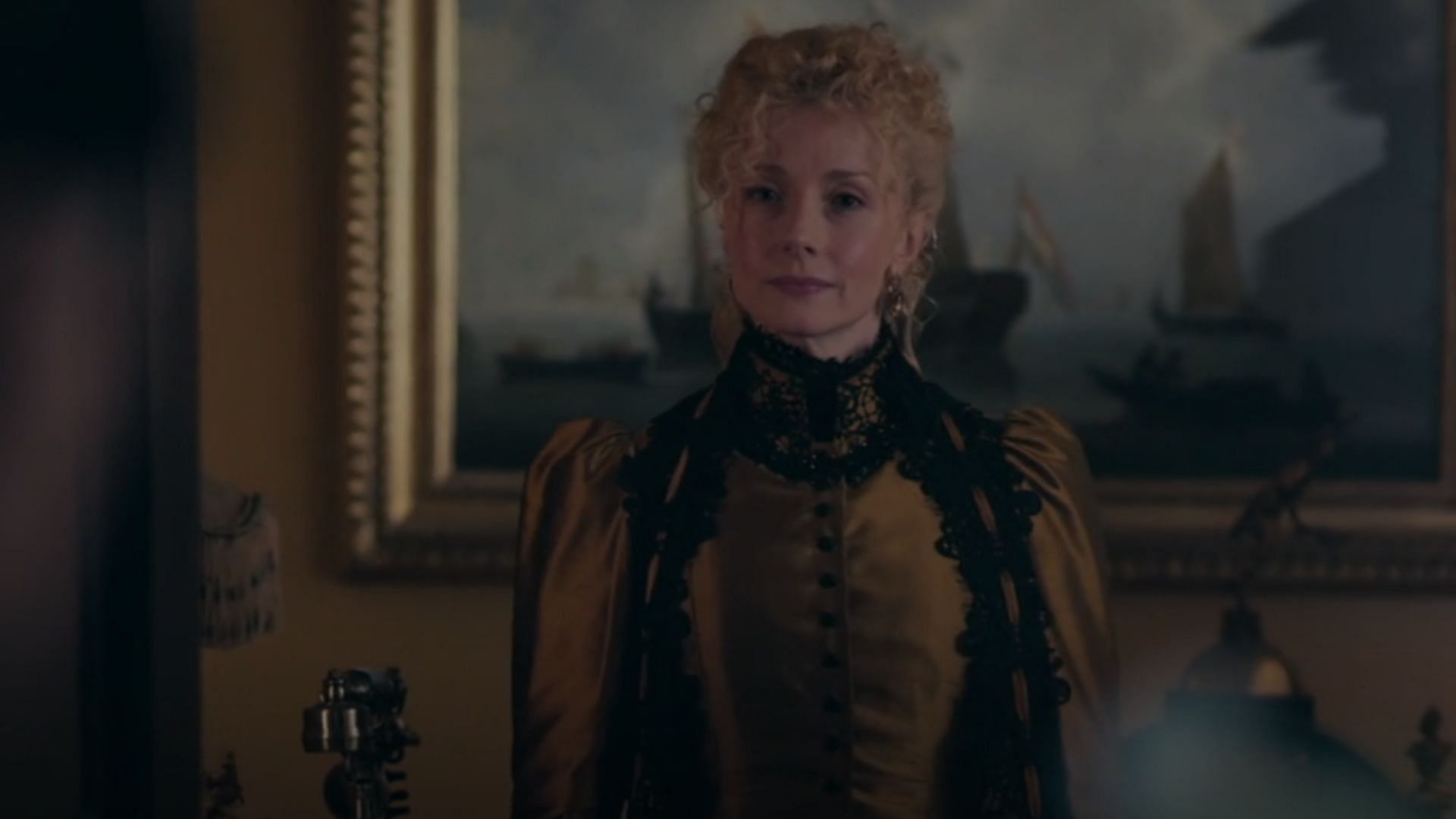 Lady Violet as seen in Sherlock & Daughter season 1 episode 5 (Image via The CW)
